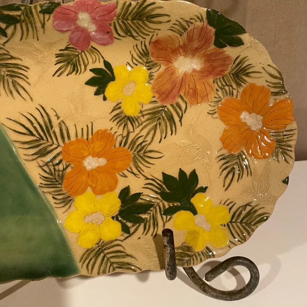 Studio Pottery Platter - Floral & Bird Design, Signed by Janie‎ O. 13.5x7 🎨